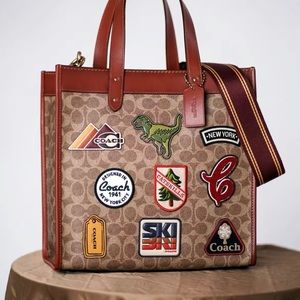 Field Tote In Signature Canvas With Patches